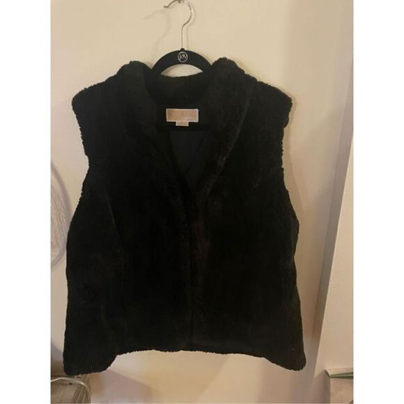Michael Kors Jackets & Blazers - Michael Kors Faux Fur Vest (SZ 2X)
